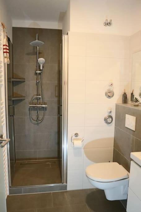 Emily'S Deichbude In Einer Historischen Villa In Dornumersiel Eksteriør bilde